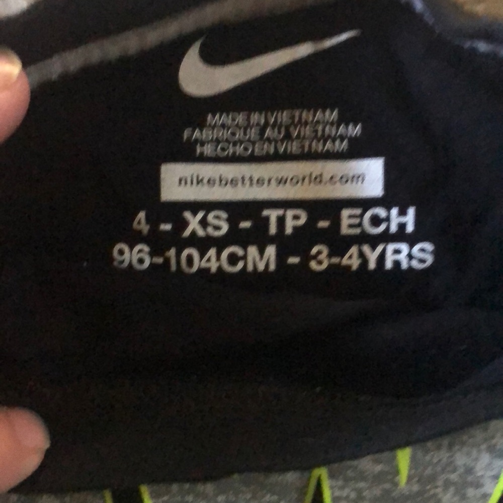 Kids Nike shirt - Picture 2 of 2